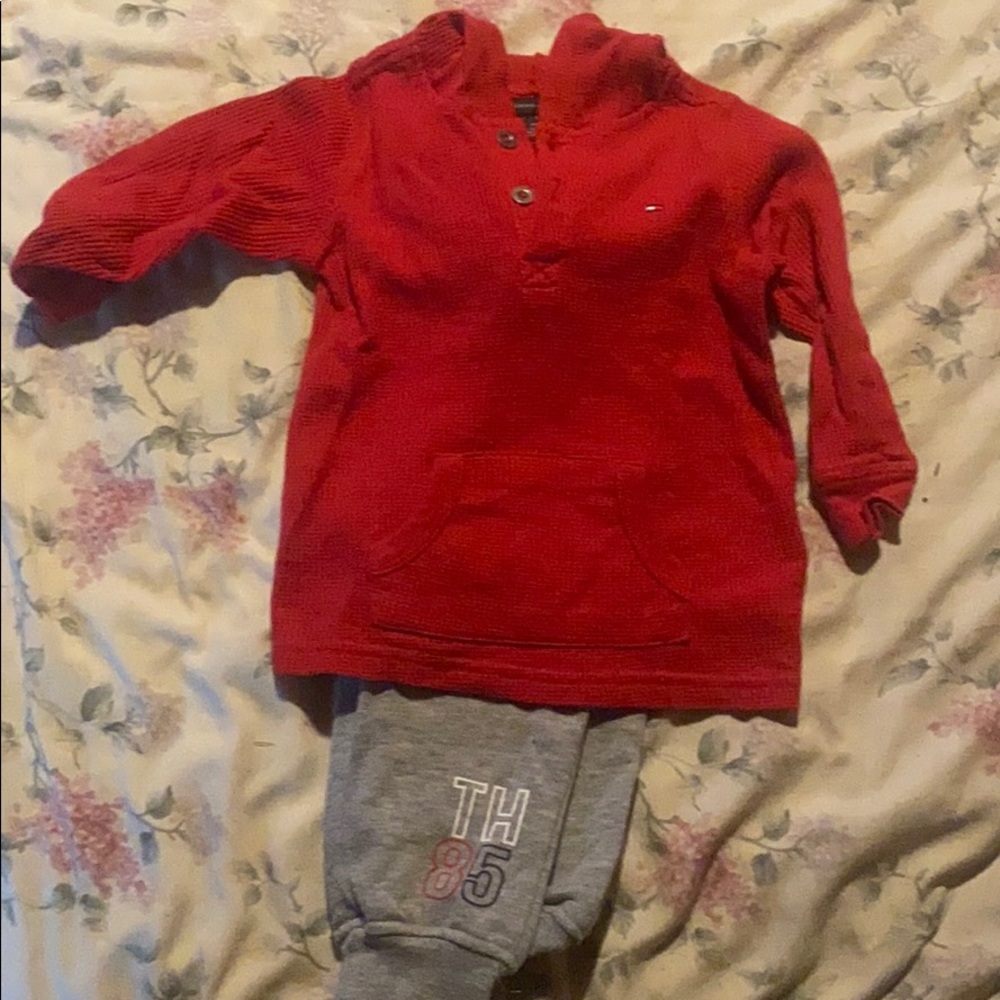 Tommy Hilfiger sweatshirt and pants